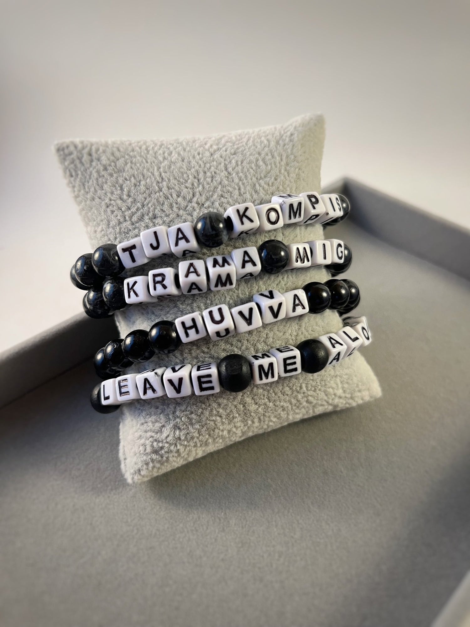 Statement armband