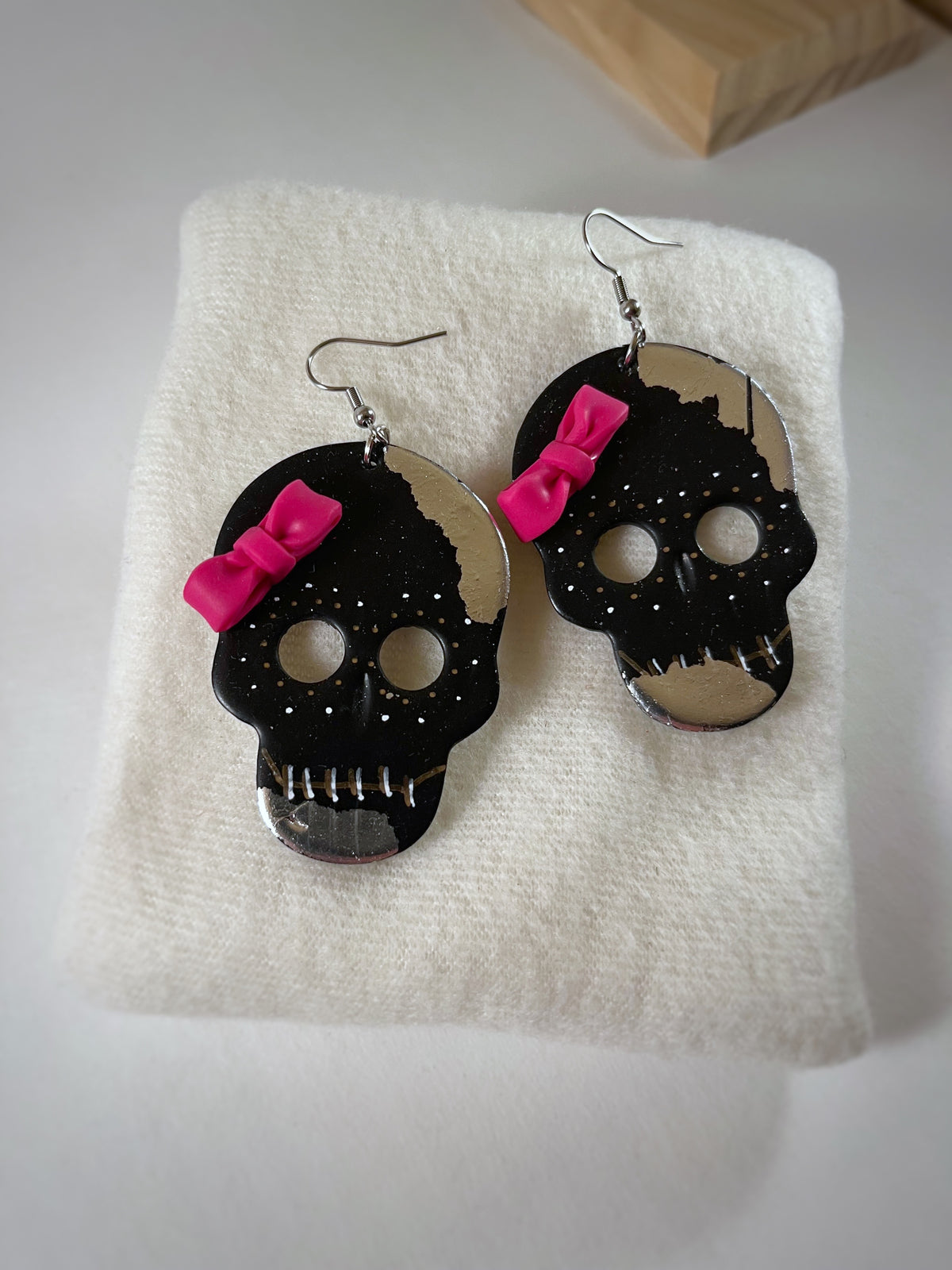 Happy skulls Aria