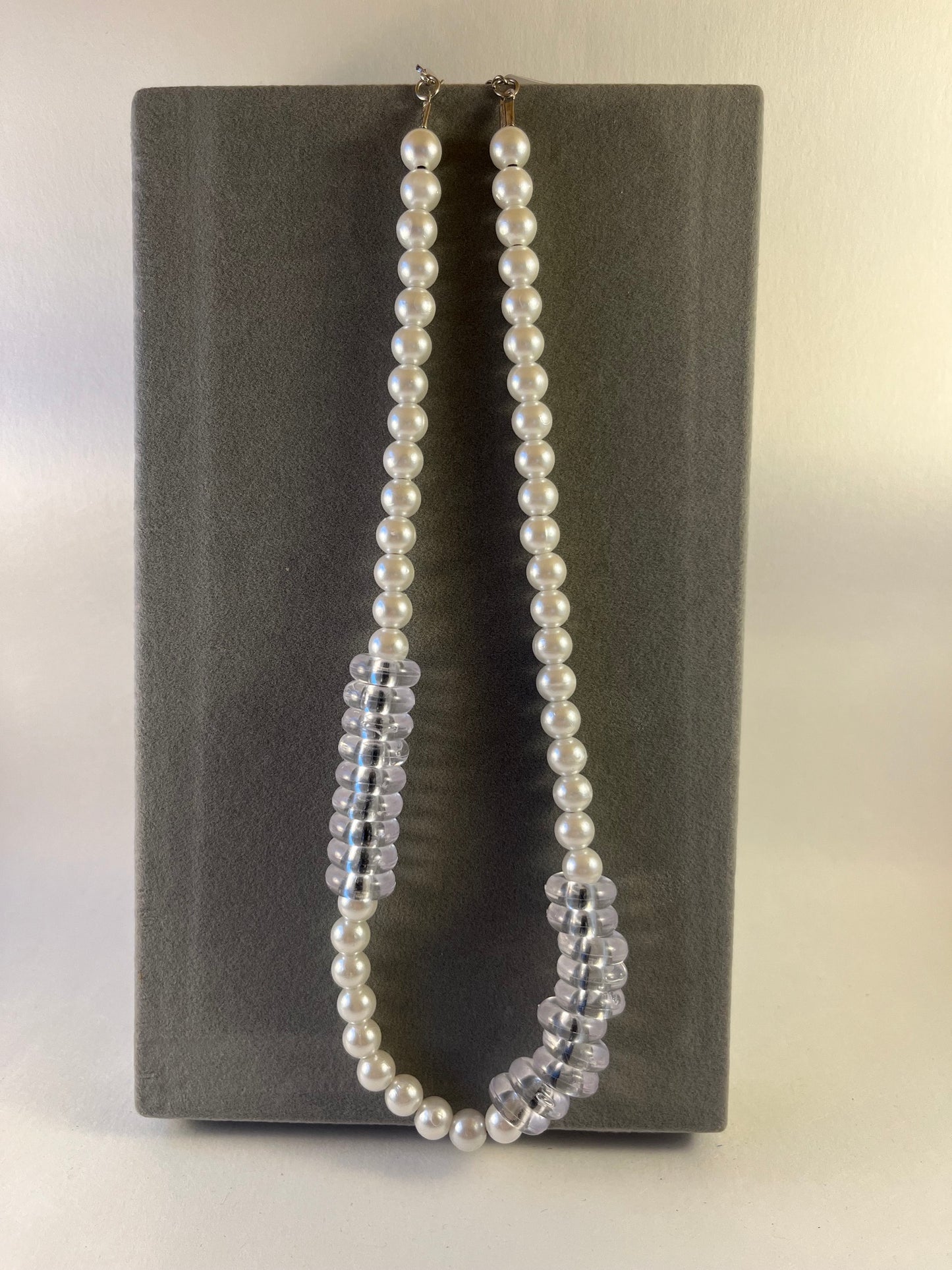 Pearly glassy