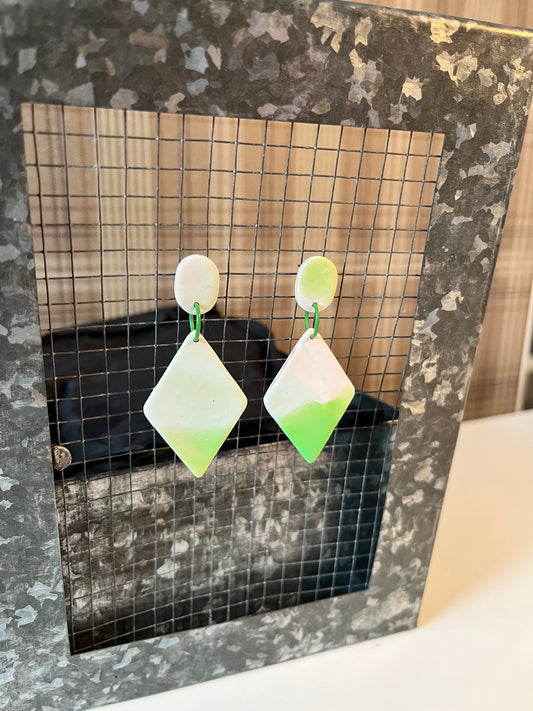 Örhängen studs i polymerlera